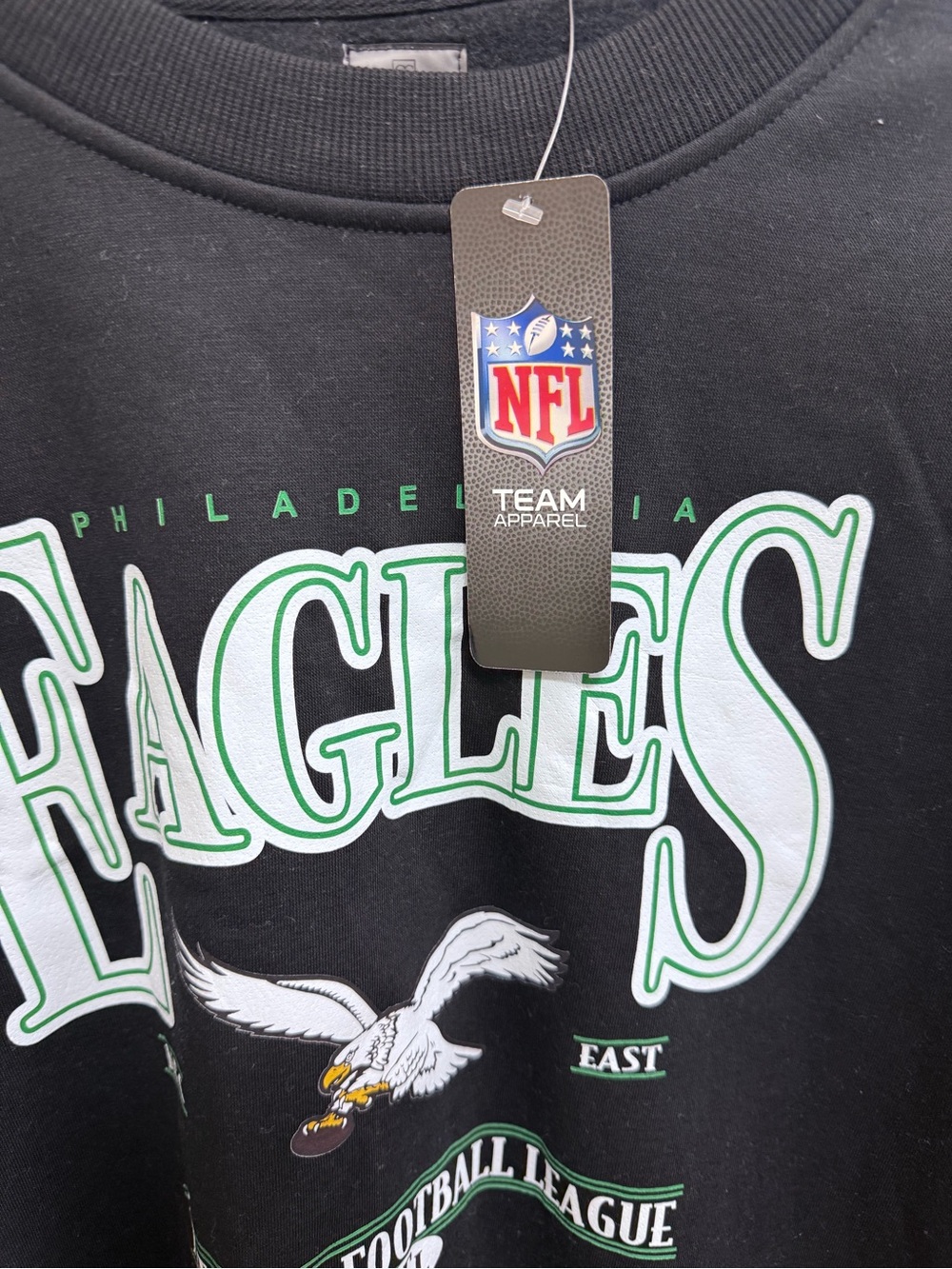 NWT Philadelphia Eagles Oversized Black Rhinestone Star Sleeve Oversized Pullove - Picture 2 of 8